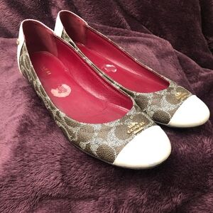 Coach Chelsea Flats 8